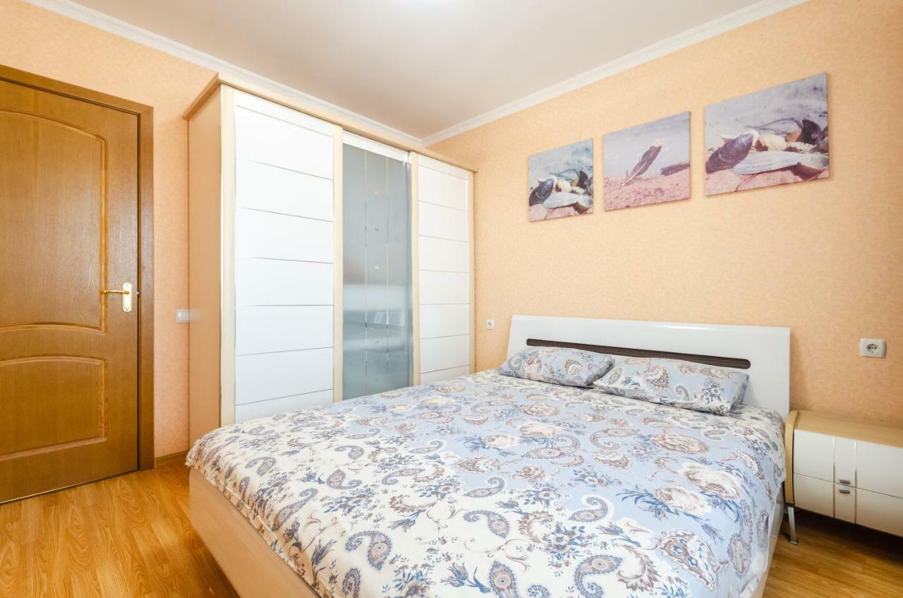 Artal Apartment On Obolonskaya Square 3 Kiev Exterior foto